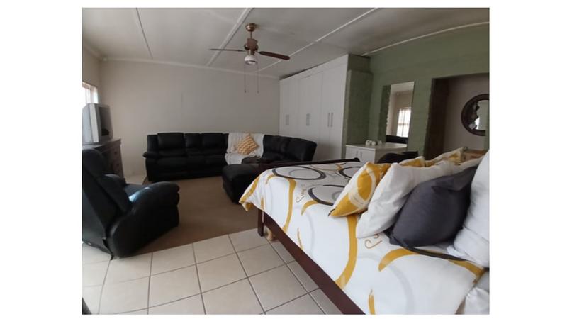 To Let 3 Bedroom Property for Rent in Uitenhage Eastern Cape